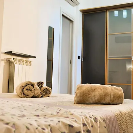 3' - Free Wifi - Near Station - Ac דירה